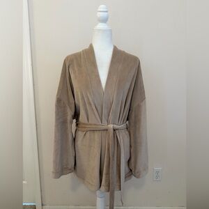 SKIMS Sienna Velour Short Robe Sz M Cozy Soft Tan Beige Loungewear
